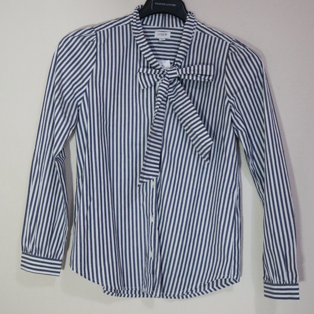 Front tie button-up shirt